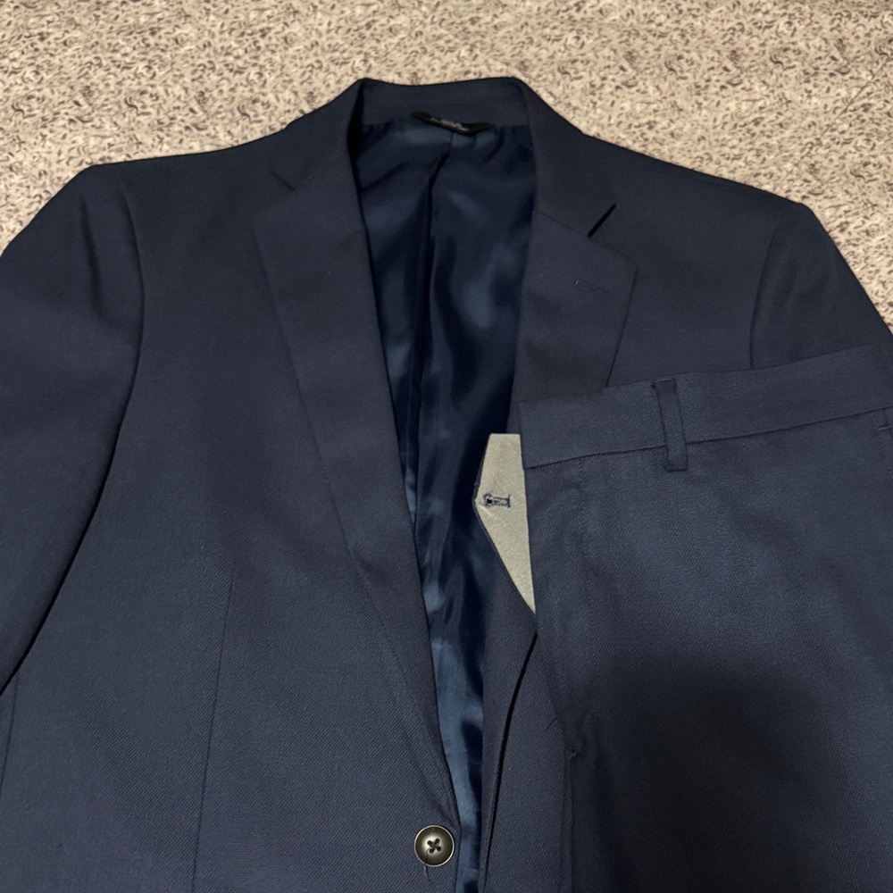 Haggar 40L Slim Fit Blue Suit - Jacket and Pants